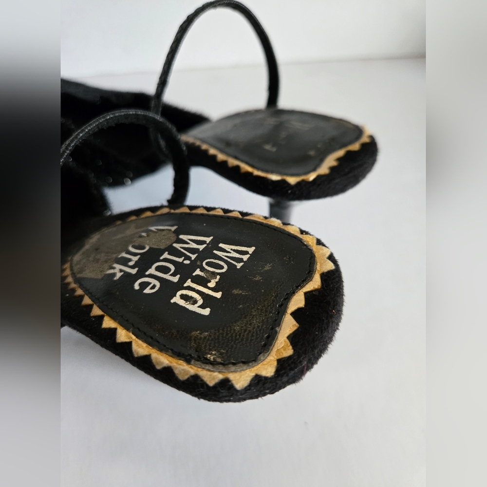 Embroidered Elegant Mules - Picture 5 of 8